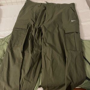 Nike cargos